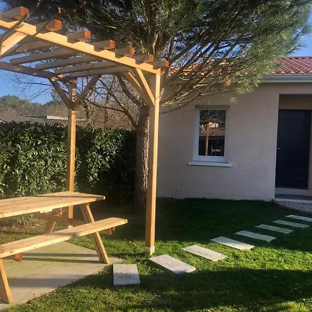 D'hotes Les Bacquerins Konukevi 3*